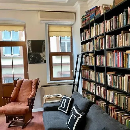 Lejlighed Redecorated Flat With Huge Library 100 Mbps Speed