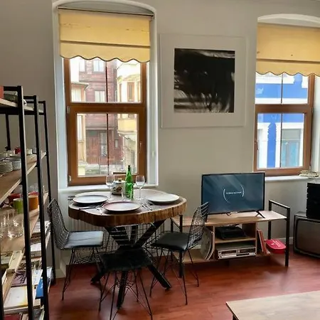 Redecorated Flat With Huge Library 100 Mbps Speed Lejlighed *