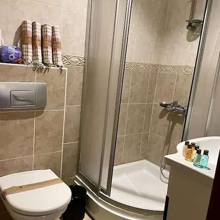 Apartment Redecorated Flat With Huge Library 100 Mbps Speed Istanbul